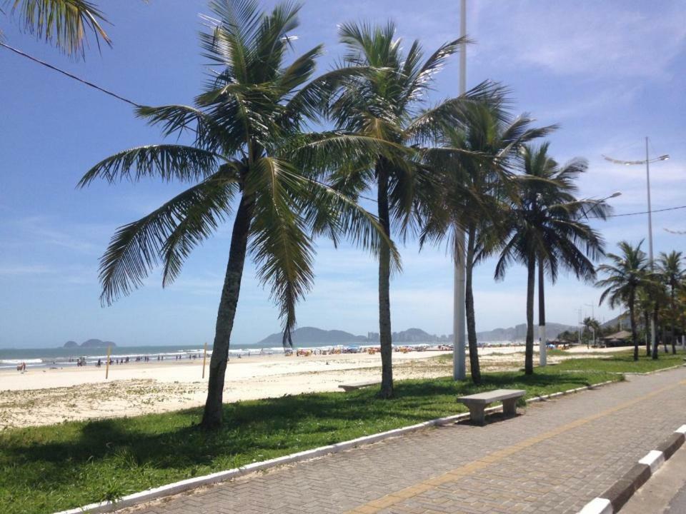 Apartamento Enseada Apartment กัวรูจา ภายนอก รูปภาพ